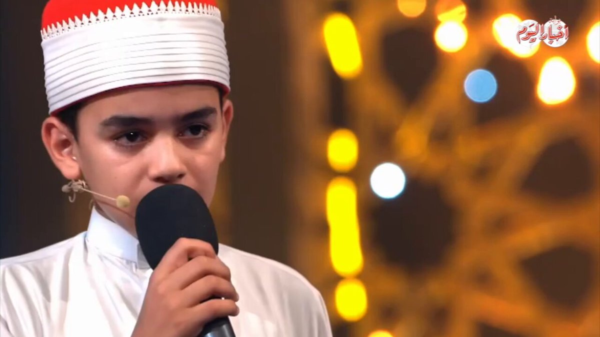 وقوف وتصفيق حار .. لأول مرة من لجنة تحكيم دولة التلاوة للطفل محمد القلاجي بعد ابتهال أبهر القلوب 