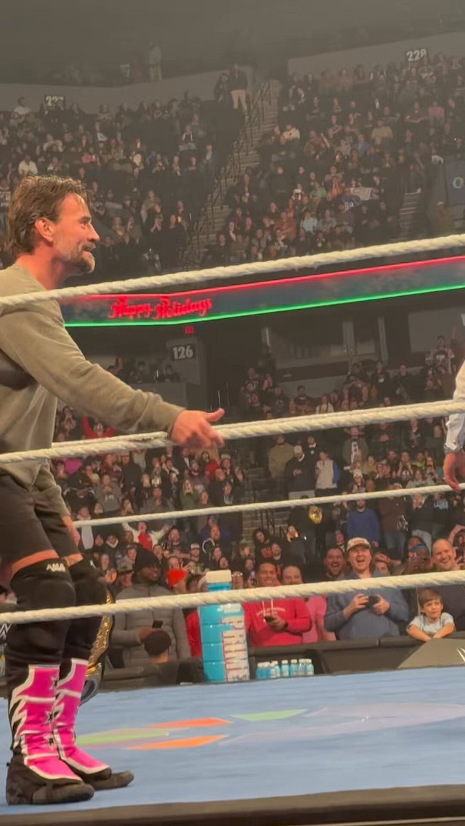 When you see the person you don’t like at the party so you dip out unannounced. 

#WWERaw 
#Smack...