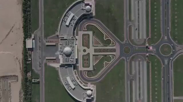 فيديو| حاكم الشارقة يستقبل وفد جامعة بيرزيت الفلسطينية 