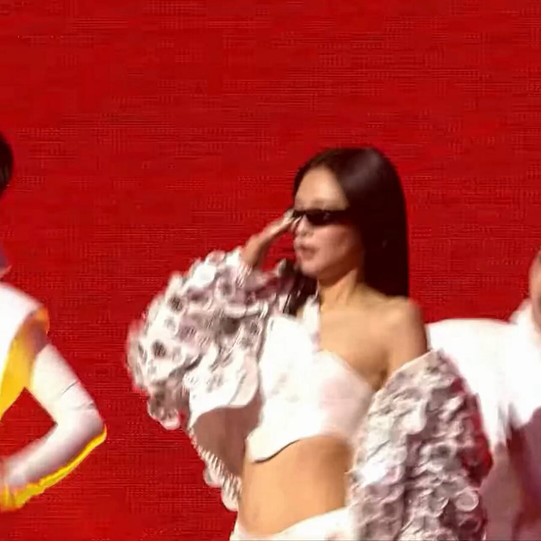 LIKE JENNIE REMIX https://t.co/qlnXXydCbf