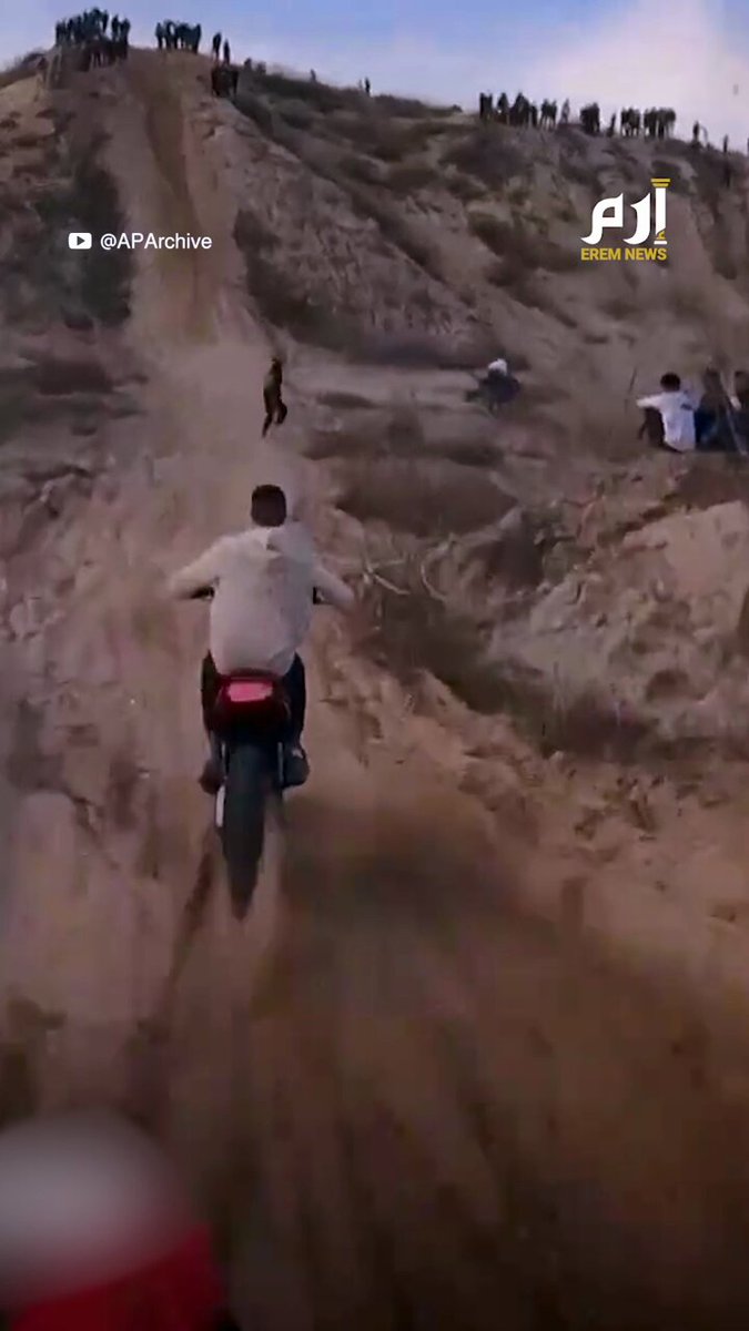 "الشغف ما مات".. شباب غزة يتحدون الدمار برياضة الدراجات النارية 