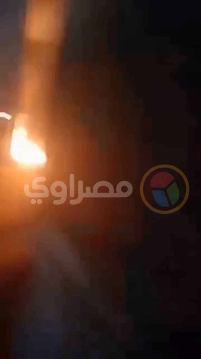 اللحظات الأولى لانقلاب تريلا من أعلى دائري المريوطية وتدخل الحماية المدنية يمنع كارثة 