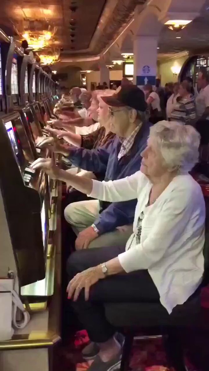 Me liking every Nicki Minaj hate tweet on the timeline. 
#NICKIMAGA https://t.co/9gjubAXaDn