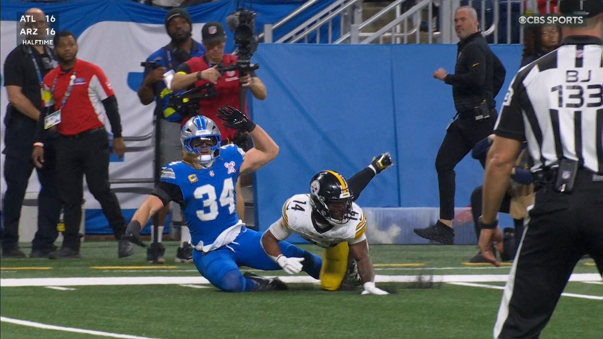 KENNETH GAINWELL ARE YOU KIDDING ME?!?! 😳

One of the best plays of the season 🔥

(via @steeler...