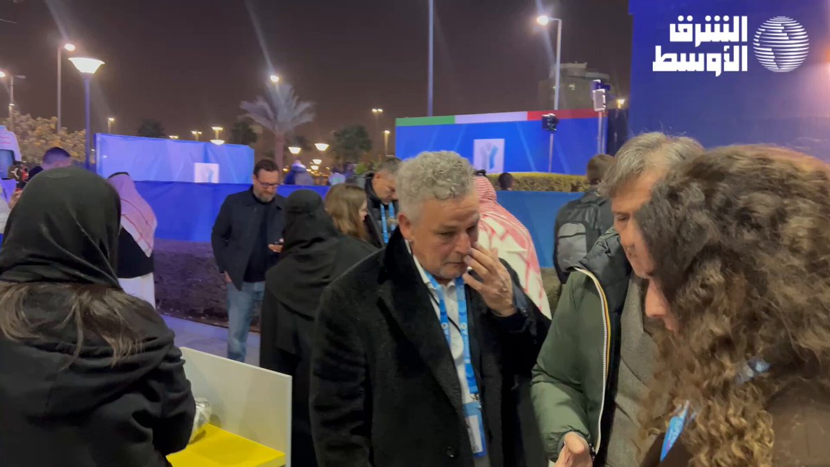 النجم الإيطالي التاريخي روبيرتو باجيو يتواجد في ملعب «الأول بارك» لحضور المباراة النهائية لكأس السوبر الإيطالي بالرياض بين #نابولي_بولونيا 
