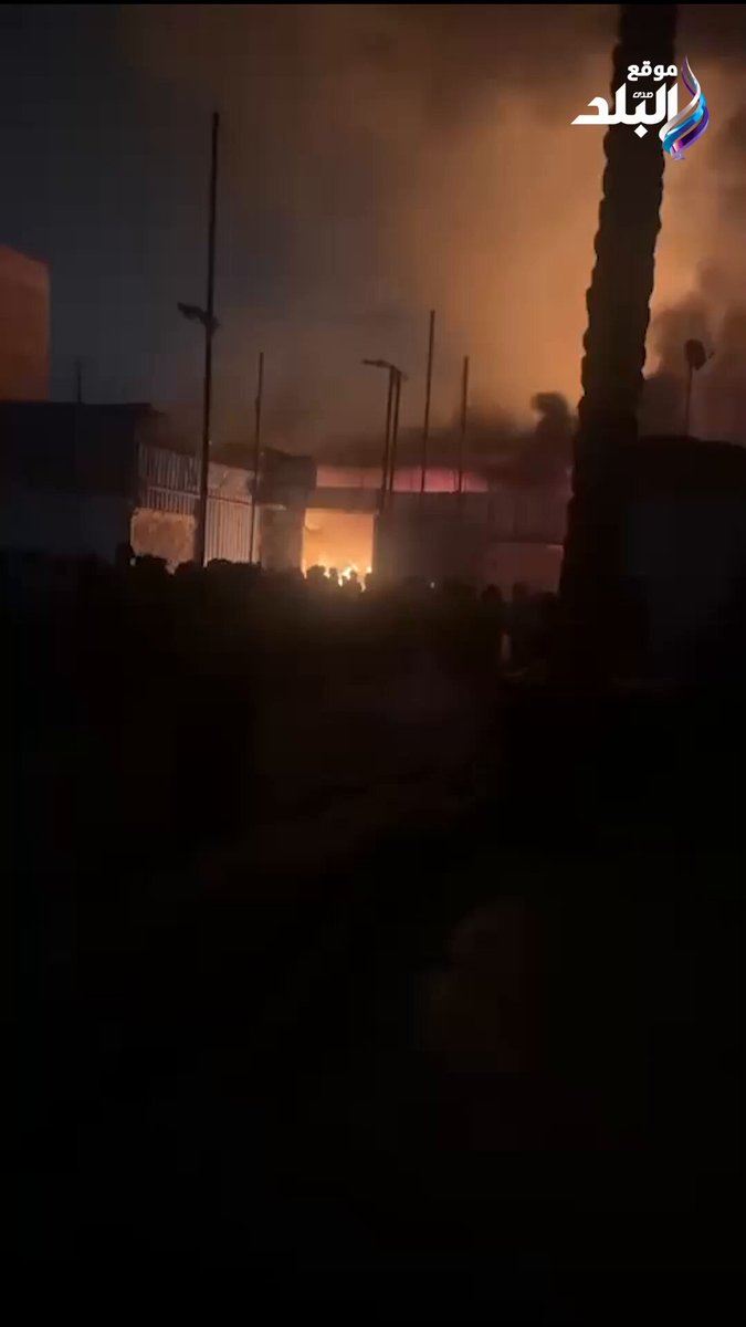 النـ ـار وصلت للبيوت .. لقطات خاصة من حريـ ـق مصنع للأخشاب في المرج #صدى_البلد 