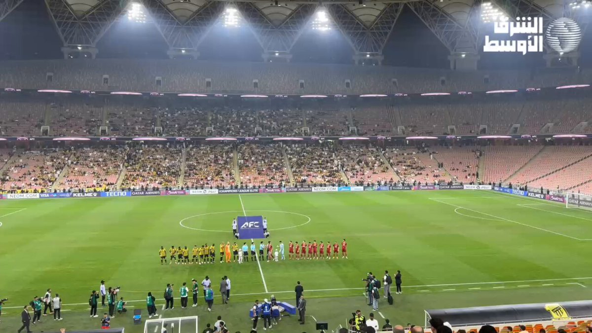 هذا تبدو الأجواء في المواجهة، ونشيد جماهير الاتحاد مع اللاعبين #الاتحاد_ناساف 