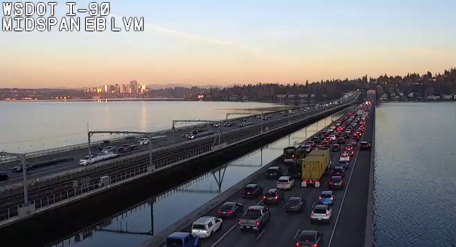 [I-5] Ùn tắc I-5! Chậm hơn thường lệ.