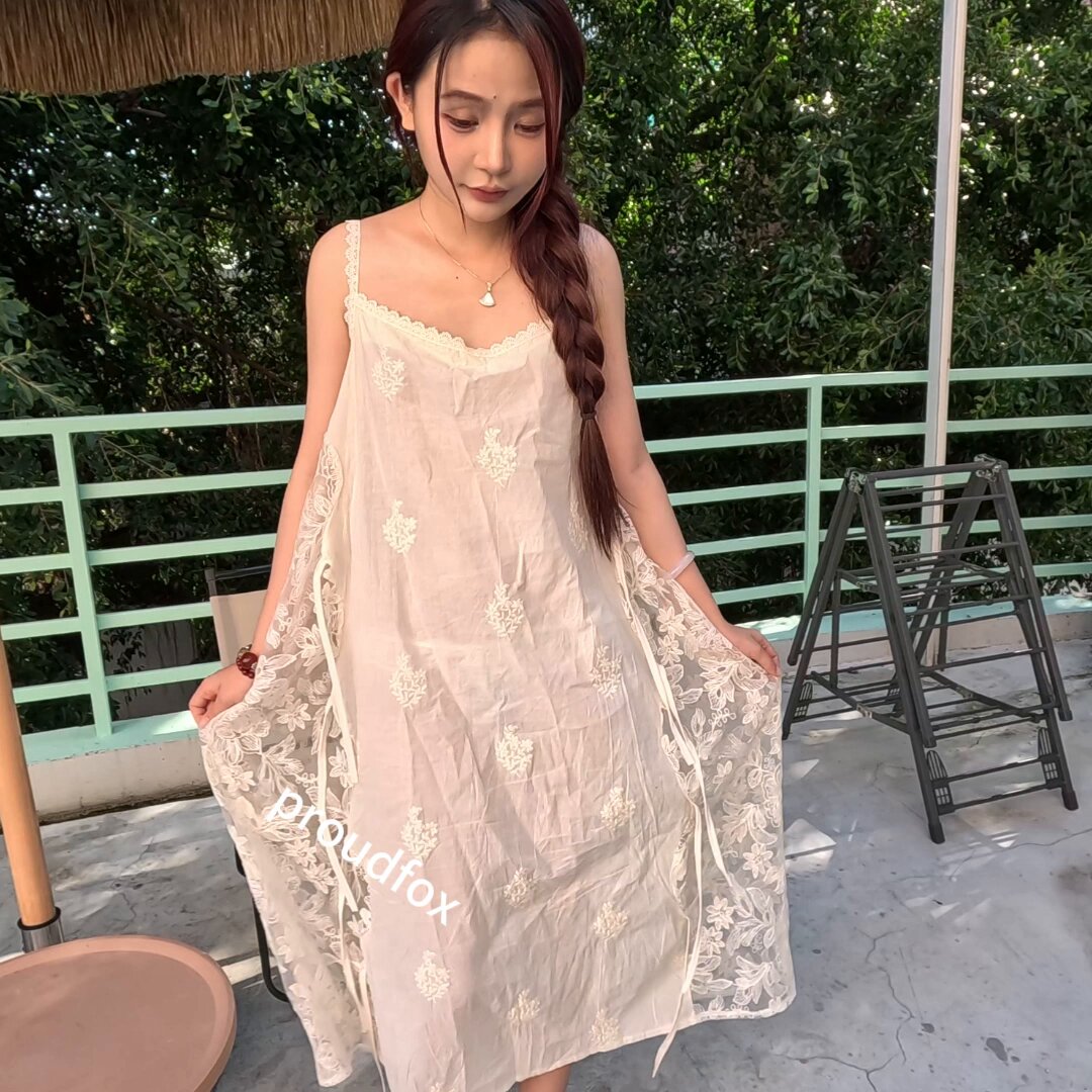 容易皱，但是挺受欢迎的一款裙子 https://t.co/9UJC7vJPY4