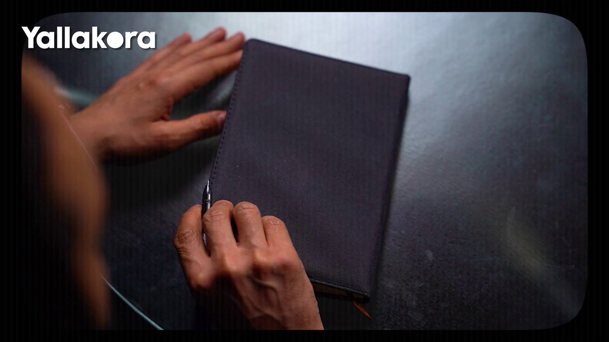 انفجرت به الطيارة.. وخرج منها بإعجاز وحقق أكبر إنجاز الملهم بوبي تشارلتون 