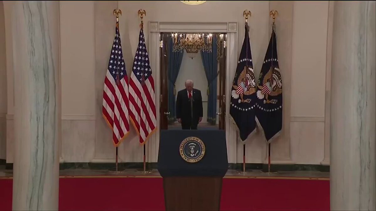 ترامب يثني على رواد مهمة "أرتميس 2" ويهنئ فريق ناسا