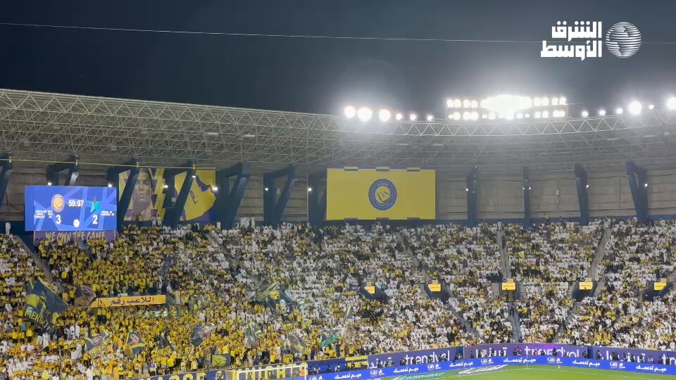 كامل مدرج النصر يحتفل بتقدم فريقه 3-2 على النجمة.. ويُردد بصوت واحد: أولية أولية. #النصر_النجمة 