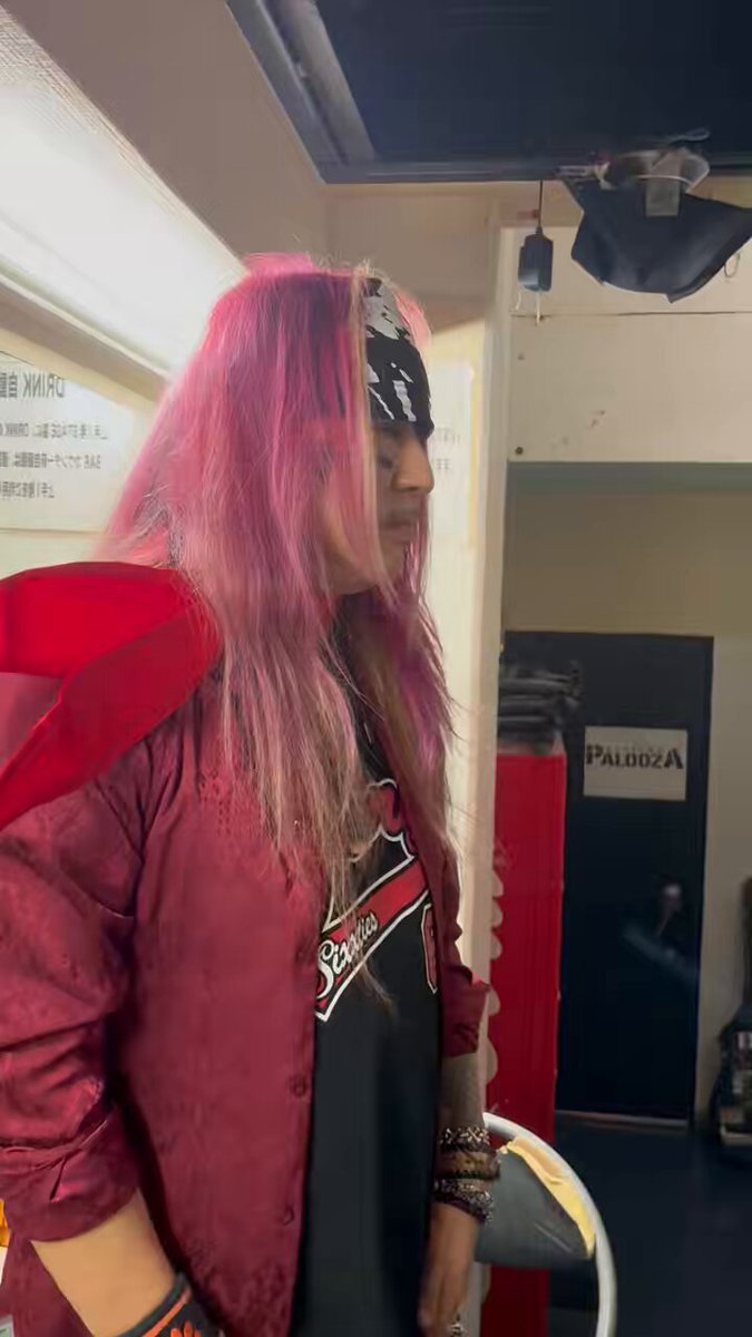 サリーさま 実は怪人サリーがオンタイムを見逃したんで、楽屋で迎えました😅