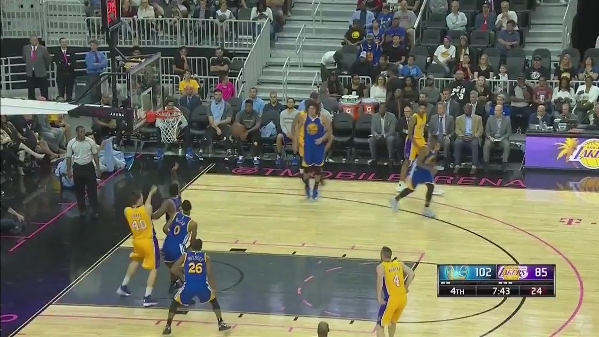 Great ball movement results in an open Clarkson 3 #GoLakers https://t.co/2TGPxkXTWB