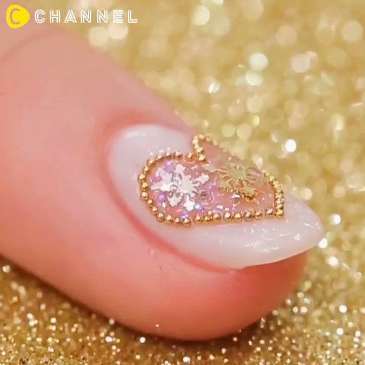 C Channel シーチャンネル ぷっくりハートのスノードームネイル すべての動画は アプリ シーチャンネル で見られます Cchannel スノードームネイル ネイル Nails ネイルデザイン ネイル好きさんと繋がりたい ネイルアート ジェルネイル