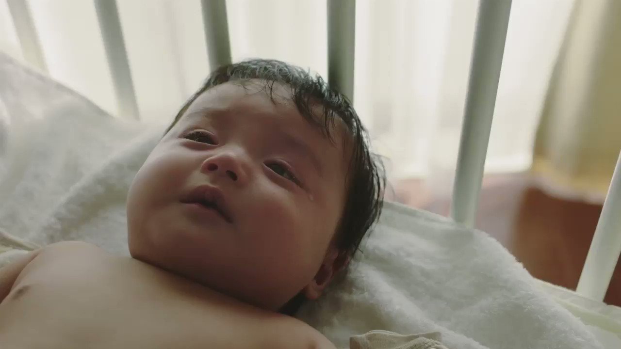 花王 メリーズ 産まれたばかりの赤ちゃんと向かい合う毎日は 楽しいことばかりじゃない わからないこともたくさんある そんな全てのママに観てほしい動画です T Co Aojkqbpjft Twitter