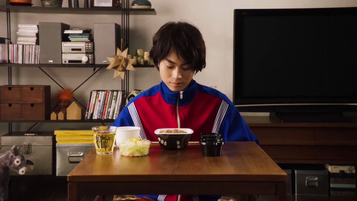 「牛丼は吉野家」前編・完全版　２枚　主菅田将暉ピエール瀧 牛丼は吉野家」主菅田将暉ピエール瀧 中村倫也 ムロツヨシ MEGUMI