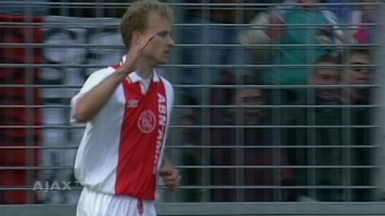 Dennis Bergkamp    185 wedstrijden  103 goals Vandaag 4  8  geworden!

Happy birthday legend! 