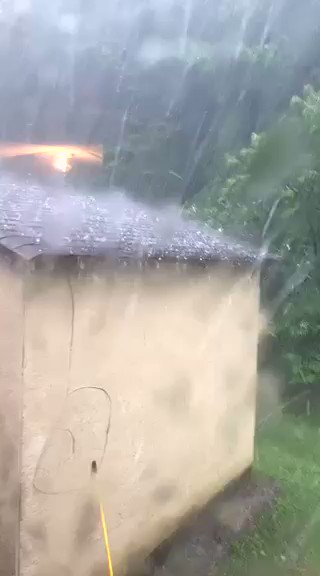 Irene Maynard sent us this video of hail falling in Dingess Wednesday afternoon #EyewitnessWV https://t.co/AoufWfNnkv