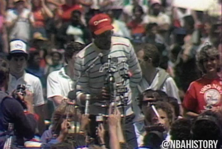 “Thank you all, we love you...”
@JuliusErving addresses 1.7 million people that celebrated the @sixers’ 1982-83 title. #NBABDAY