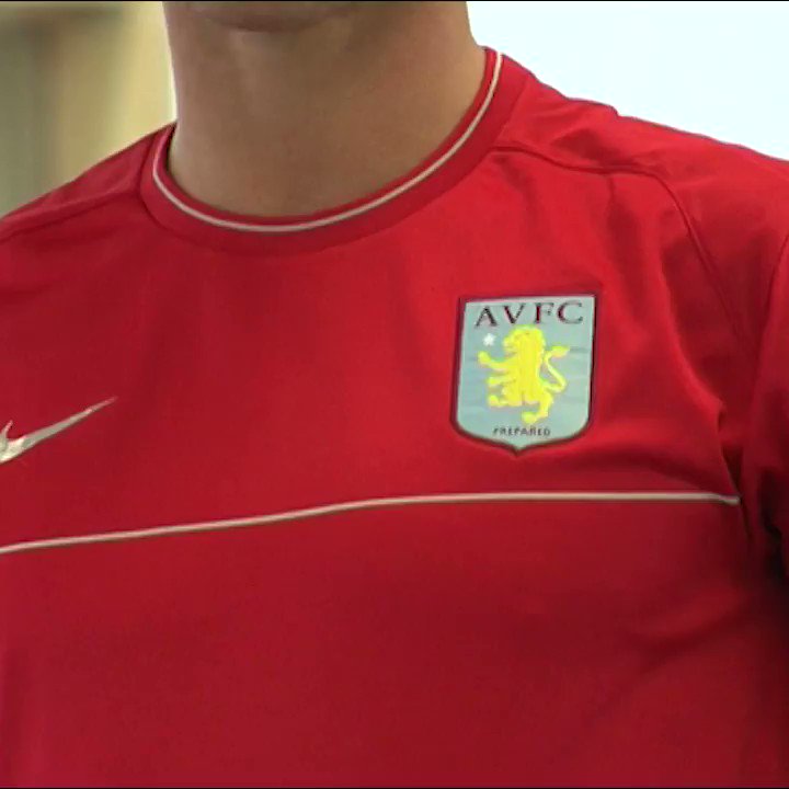 🎥 Martin Laursen ❤️️  #Laursen40 #PartOfThePride #AVFC https://t.co/hCpwXv77wA