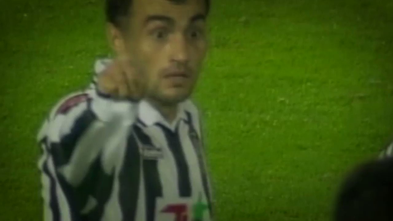  One of the best defenders to wear the    and a legend for  , happy birthday Paolo Montero! 