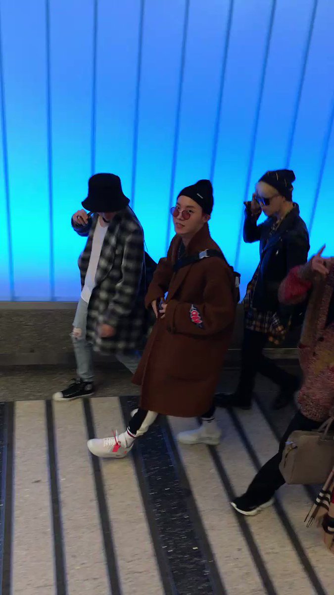 American Music Awards (@AMAs) on Twitter photo 2018-06-21 05:36:06 THEYRE HERE! @BTS_twt #WelcomeToUSBTS #BTSxAMAs THEYRE HERE! @BTS_twt #WelcomeToUSBTS #BTSxAMAs