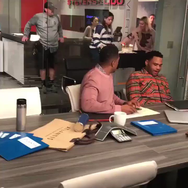 Let\s wish a Happy Birthday to own, the hilarious Deon Cole!

(Video via 