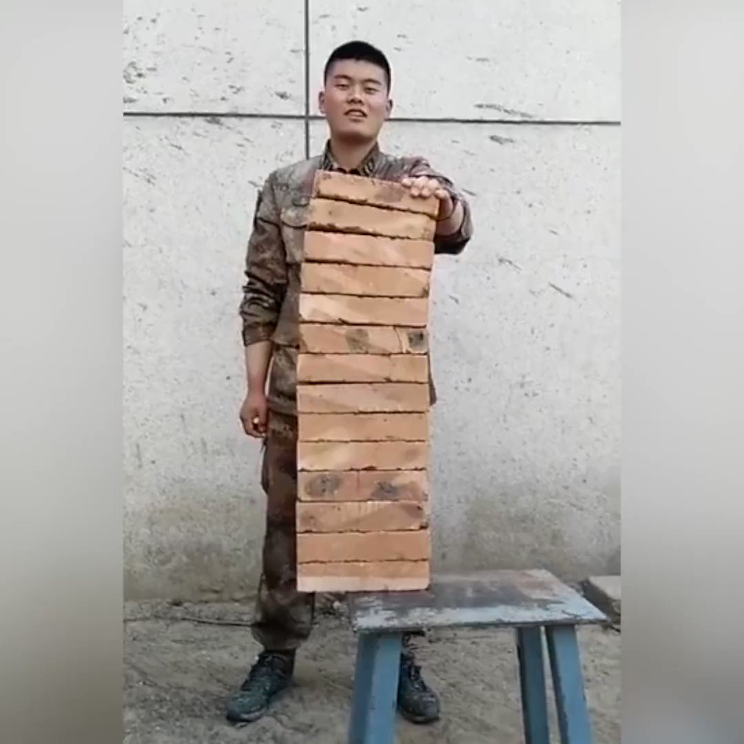 Грузчики кирпича