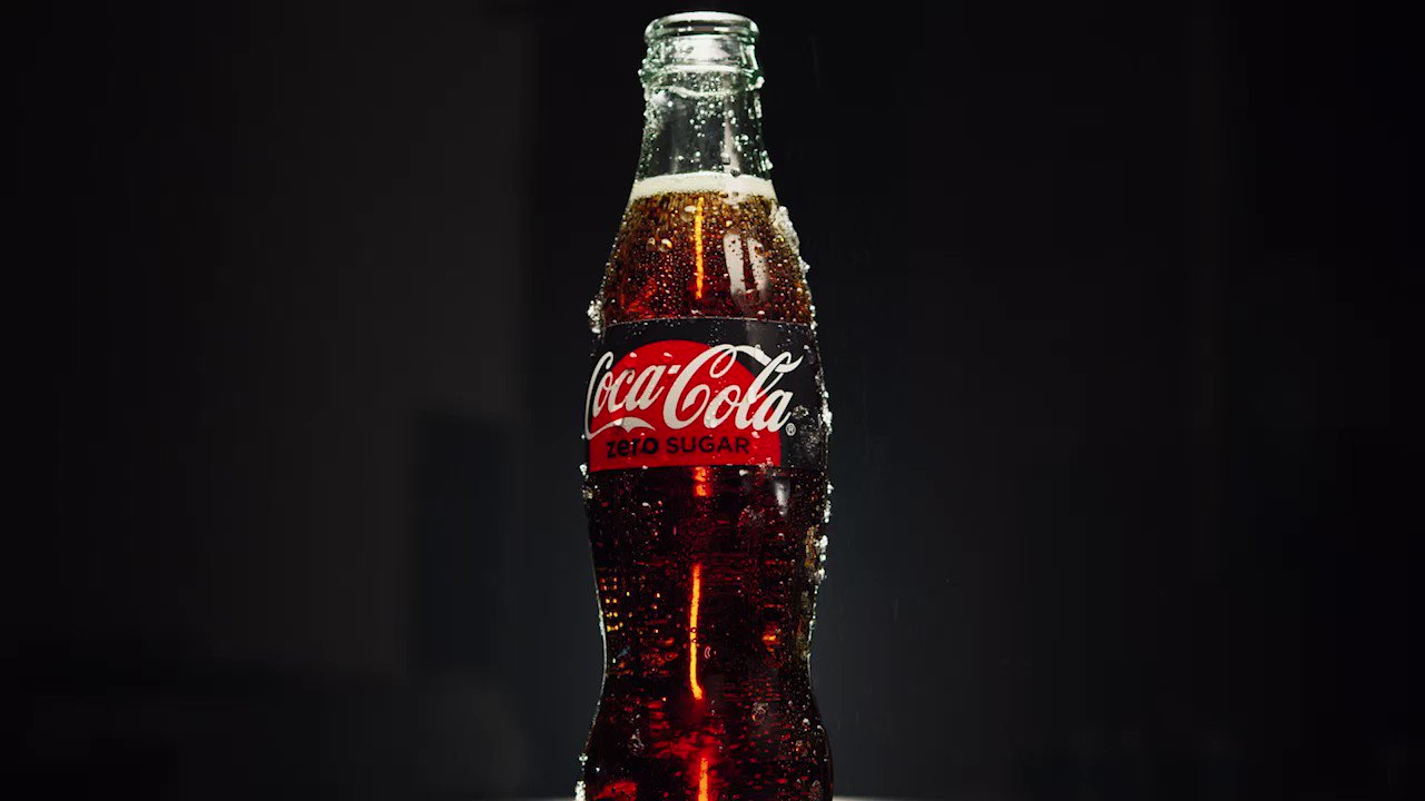 Кока кола на черном фоне. Coke rocking wrong. Coke rocking wrong. Мармеладные бутылочки колы. Coke rocking wrong.