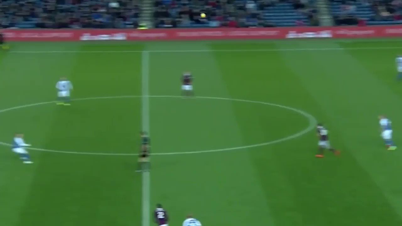 Happy Birthday to captain Christophe Berra!

Here he is, headering everything!   