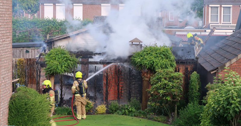 Brand in tuinhuisjes in Stramproy