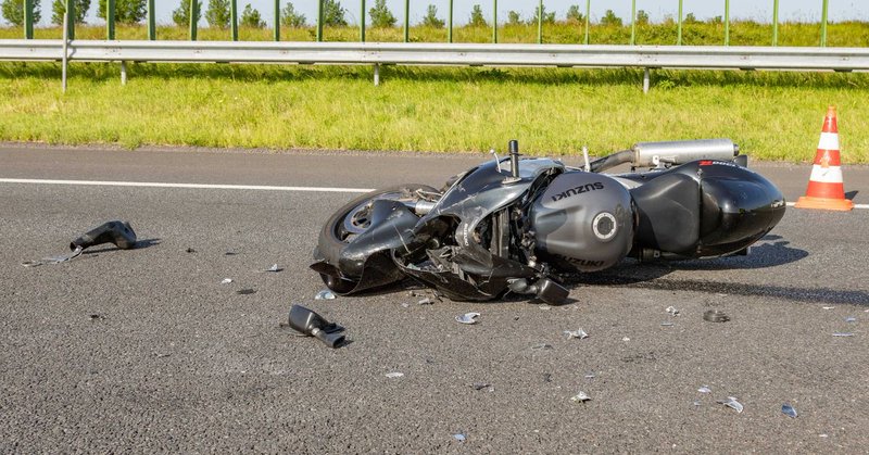 Motorrijder gewond bij botsing bij Akkrum en schapen gestolen bij Garyp