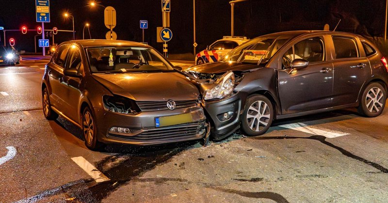 Auto-ongeluk op voormalig Ei van Ommel in Asten