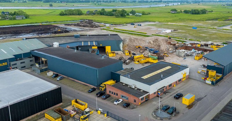 Opslag gevaarlijke stoffen en illegale afvalimport in Genemuiden