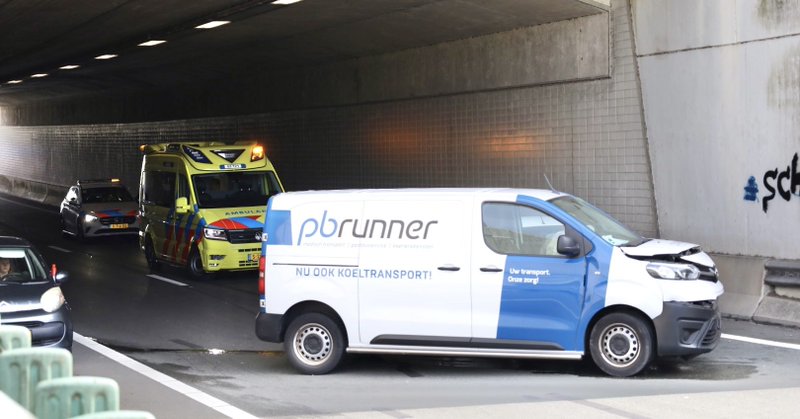 Ongeval veroorzaakt lange file in aquaduct A32 bij Grou
