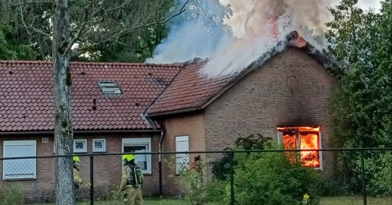Uitslaande brand in woongebouw in Horn