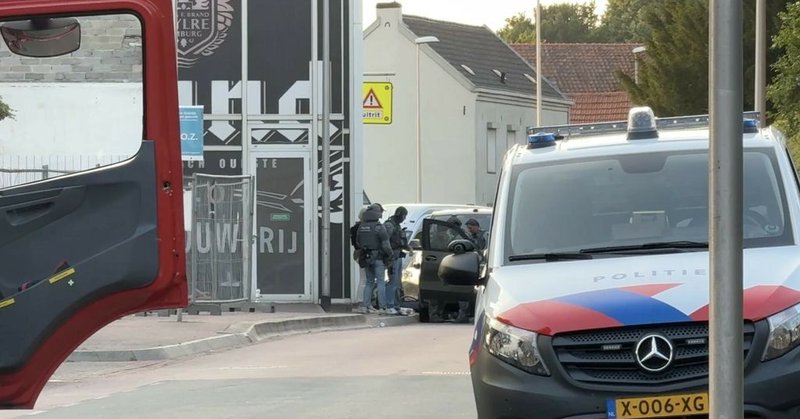 Wapen en explosieven gevonden bij verwarde man in Wijlre