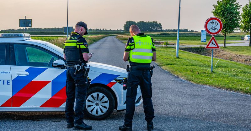 Illegale rave in Friesland, bezoekers moeten voor zondag 12 uur weg
