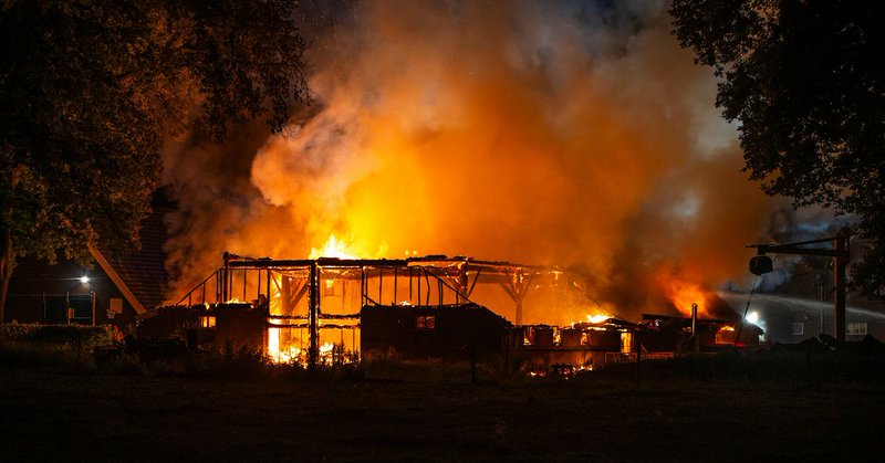 Koffiebranderij in as gelegd bij brand zorgboerderij Peest
