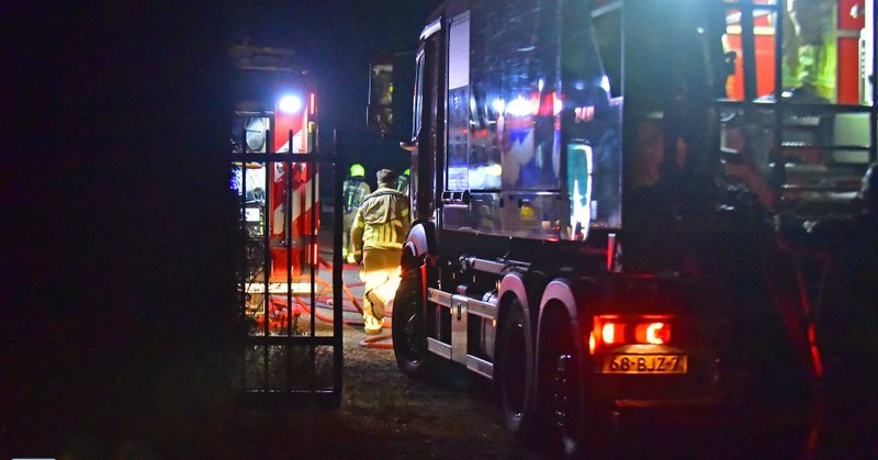 Vermeende stalbrand in Baexem blijkt brandend snoeiafval