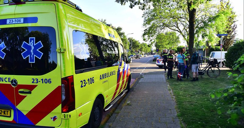 Fietser gewond bij aanrijding met bestelauto in Nederweert