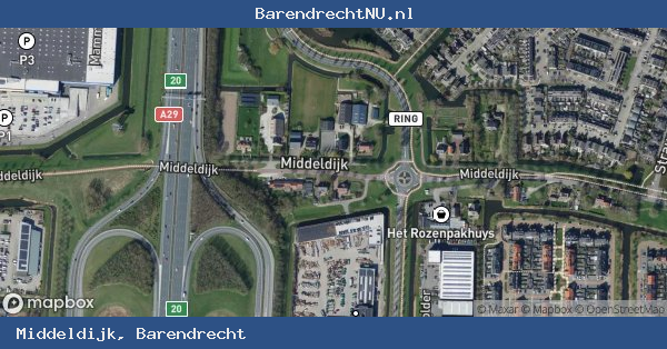 Voertuigbrand op Middeldijk in Barendrecht