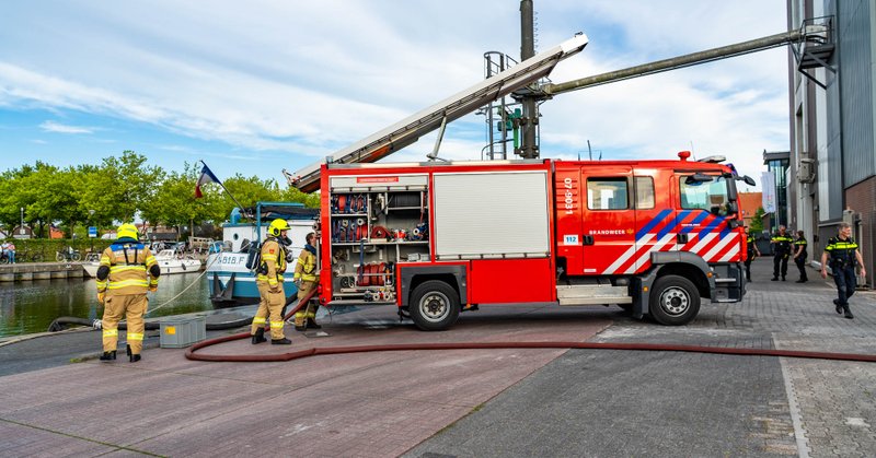 Zeer grote brand bij diervoedingbedrijf in Nijkerk
