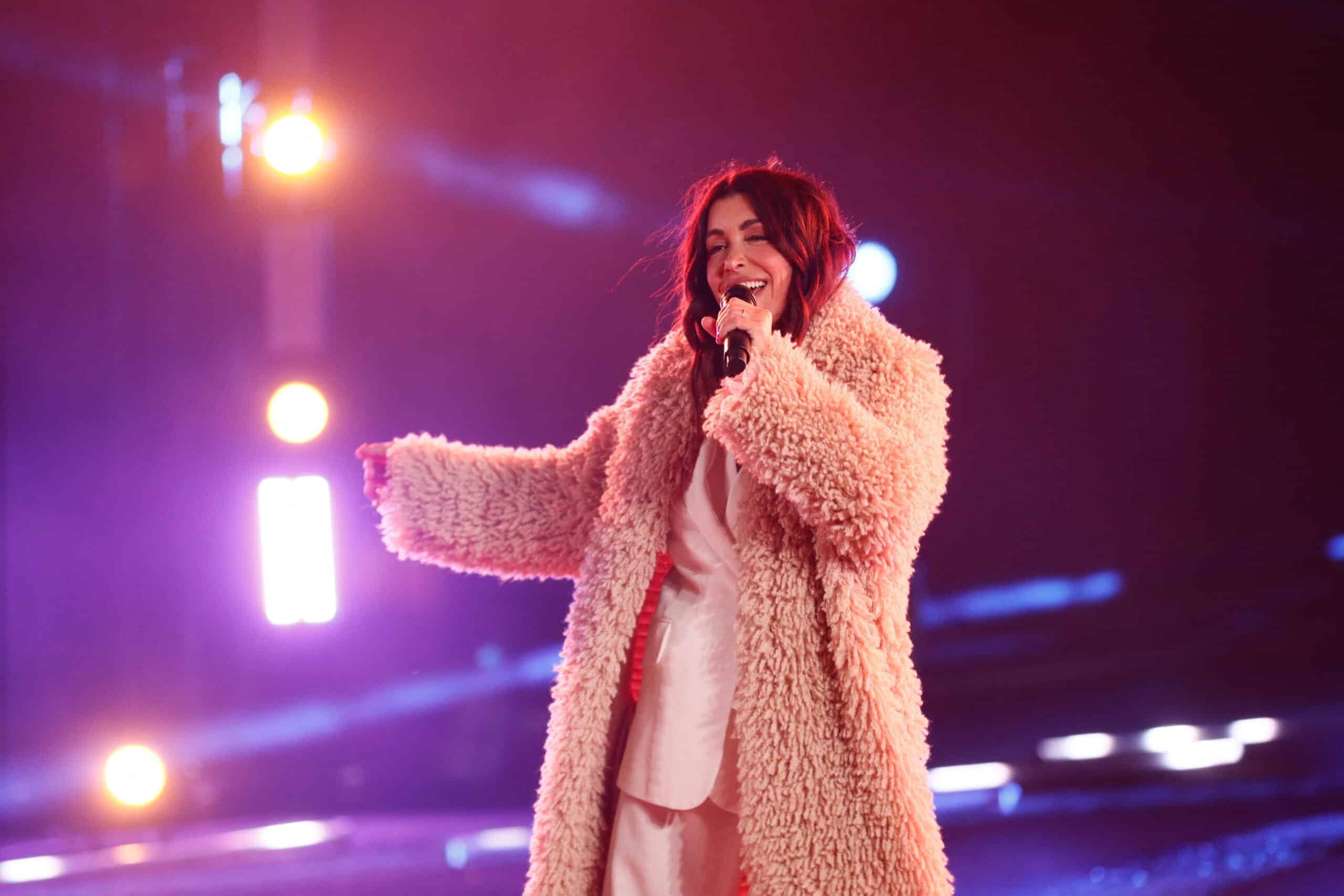 Public on X: "Jenifer fait partie de "Nouveau Jour" sur M6 et vous ne  l'aviez même pas remarquée #actupeople #newspeople #people #public  #magazinepublic #gossip https://t.co/f7NJuClUdJ" / X