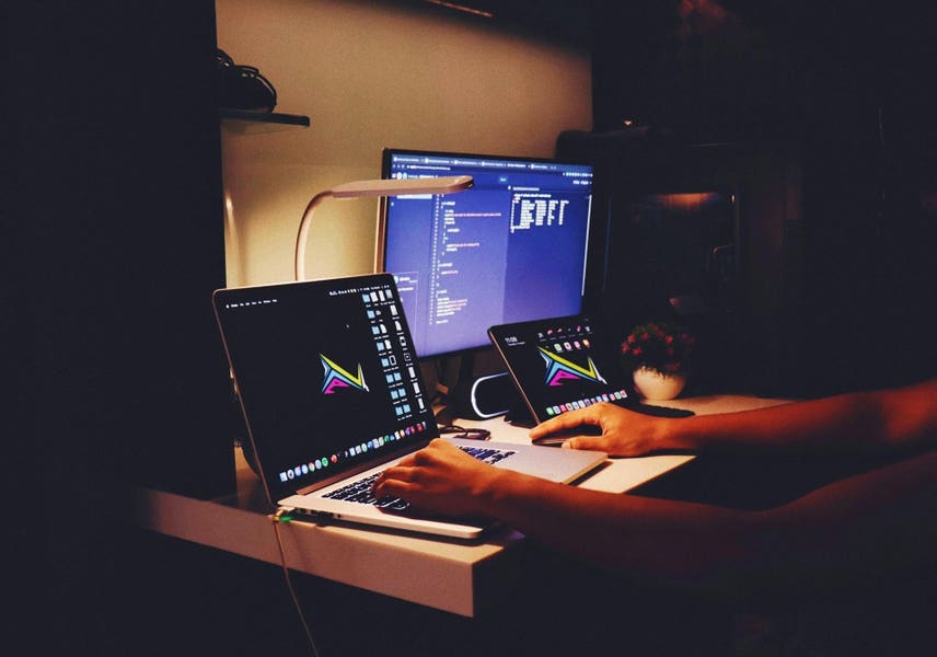 aytekintank's tweet card. Whether you’re building a website, a digital product, or a brand experience, here’s how to craft a vibe using AI.