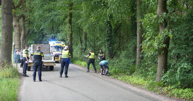 Fietsster zwaargewond bij aanrijding in Heino