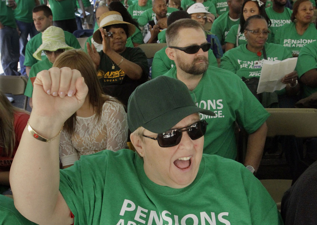 illinoispolicy's tweet card. State data shows 31,937 members of Illinois’ five pension systems collected $100,000 a year or more in retirement benefits during 2024. Some got over $500,000. See the full list below.
