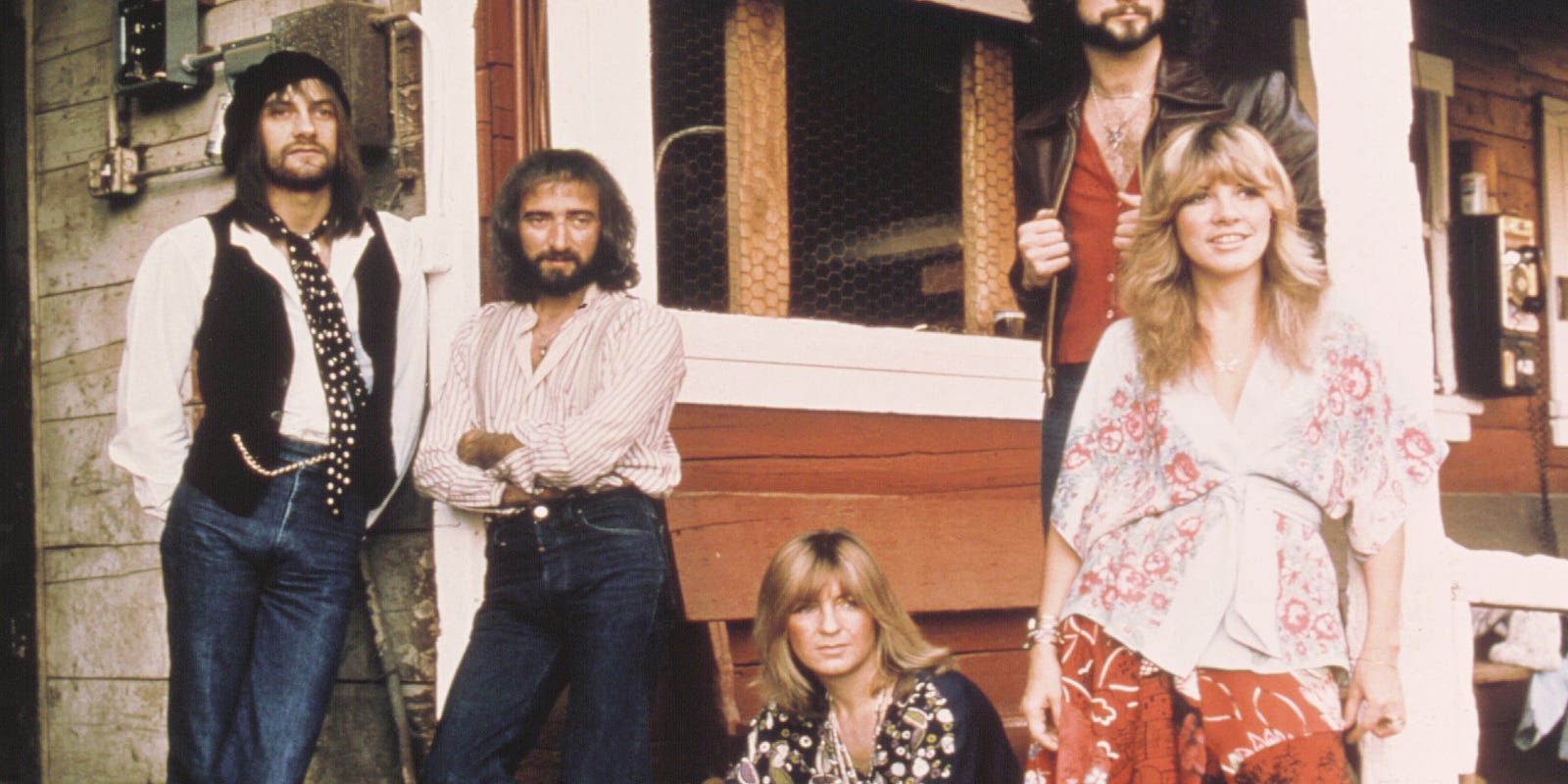 EdMasley's tweet card. Stevie Nicks and Lindsey Buckingham finish each other's thoughts on social media, fueling Fleetwood Mac reunion rumours with "Frozen Love" posts.