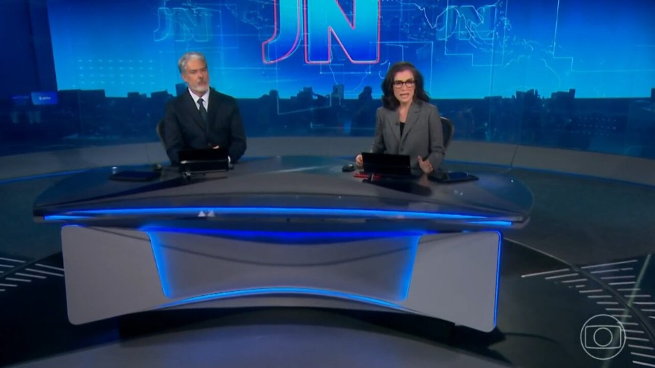 tonygarciareal's tweet card. Uma reportagem do Jornal Nacional sobre o Congresso irritou as redes sociais. Desde então, os internautas passaram a criticar o jornalismo da Globo após a matéria do Jornal Nacional; confira.